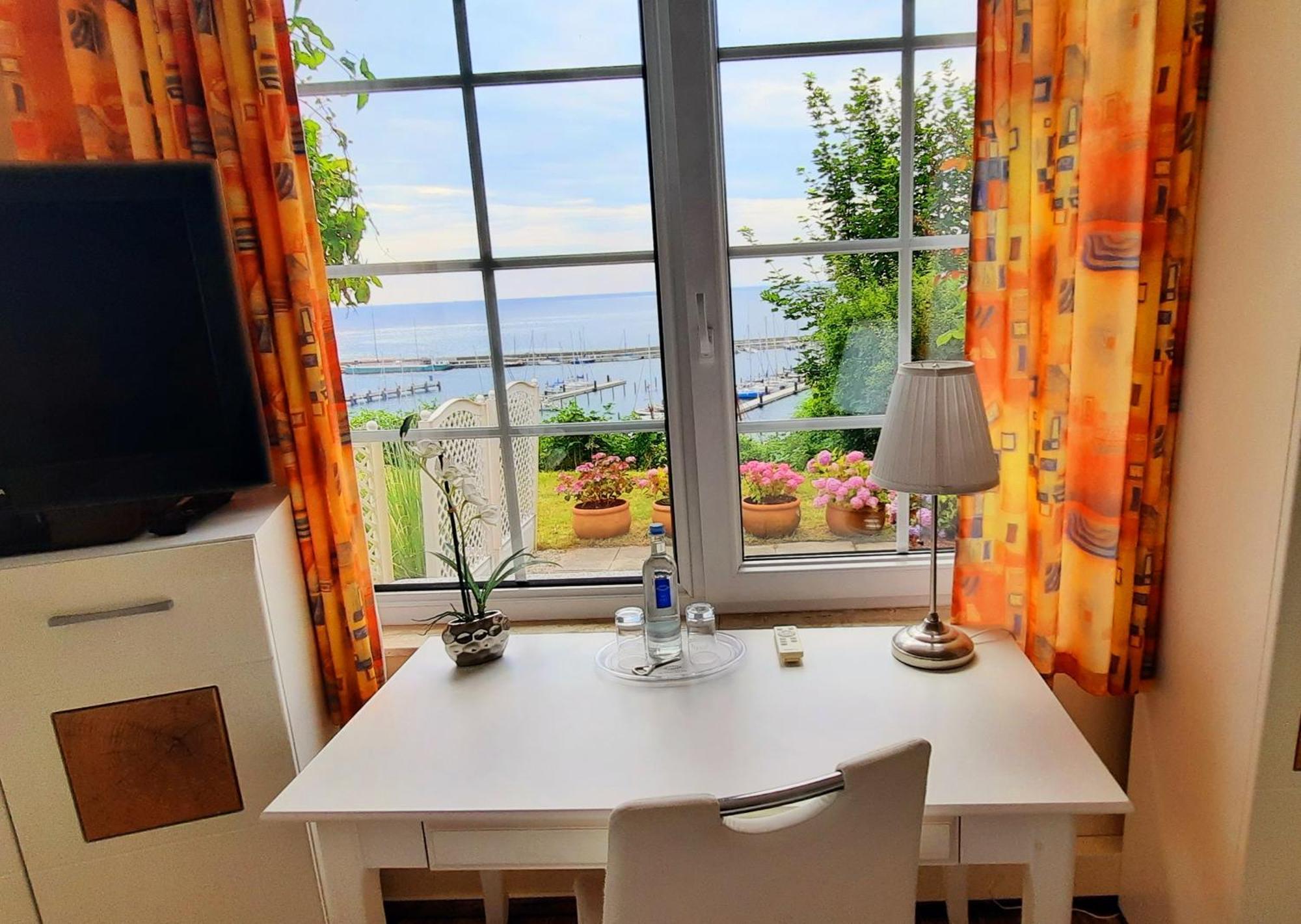 Hotel Waterkant Sassnitz Kültér fotó